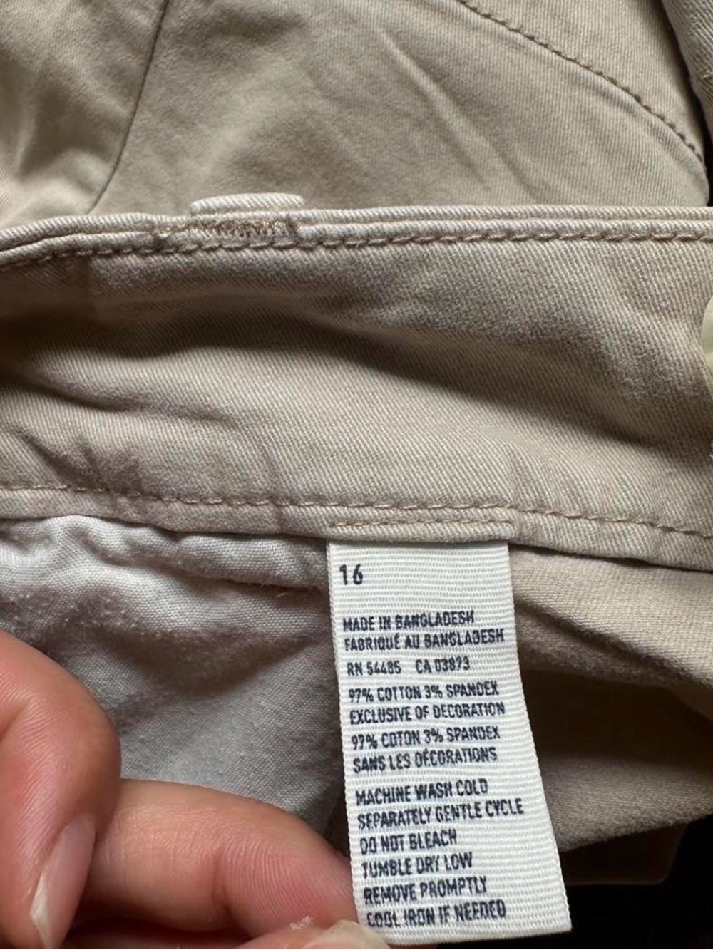 Y2K 2010s American Eagle Outfitters Women's Khaki Cotton Shorts - Picture 4 of 7